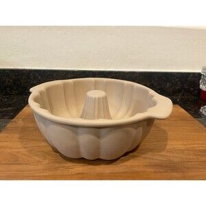 Pampered Chef Stoneware Bundt Cake Pan